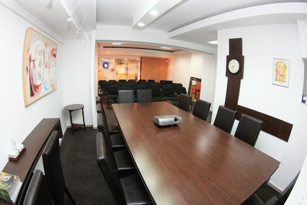 Pensiunea Studio Bacău Buitenkant foto